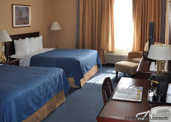 Quality & Hotel Brossard
