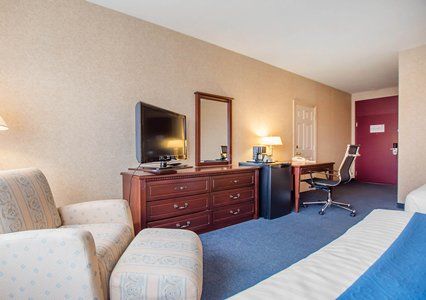Hotel Quality & Brossard