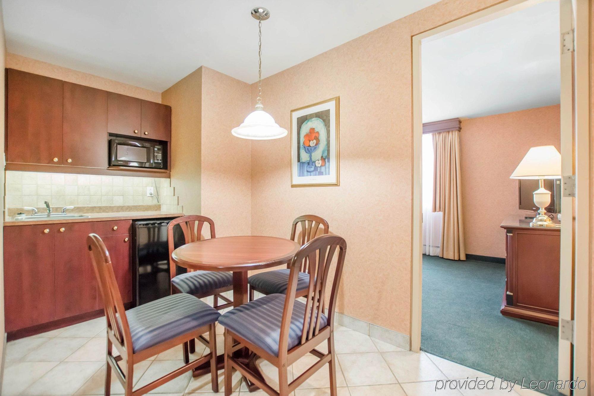 Quality & 3* Brossard