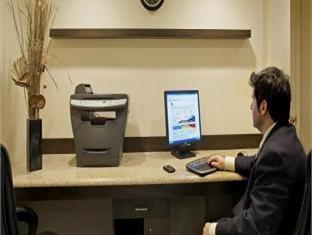 Quality & Hotel Brossard