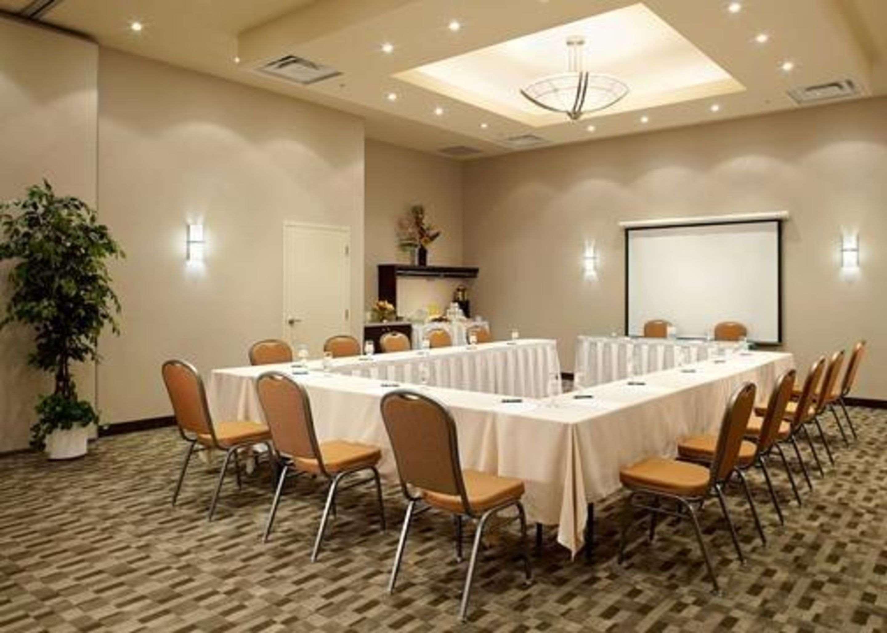 Quality & Hotel Brossard